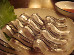 九州料理シゲルのキビナゴ刺身